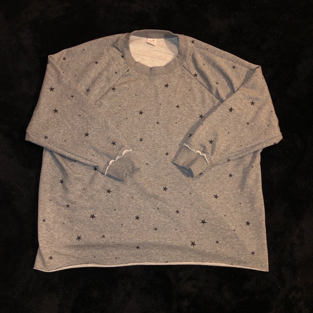 Secret Treasures Gray Star-Print Crewneck Sweater